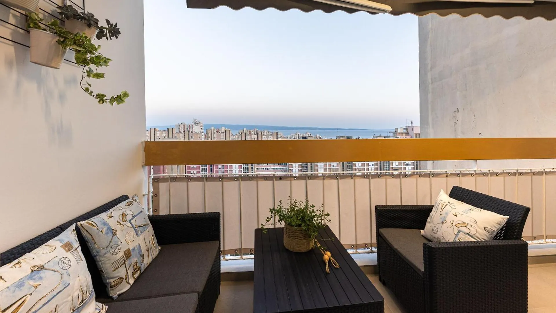 Apartment Tranquil Retreat W/ Balcony Sea View & Workspace Split Croatia