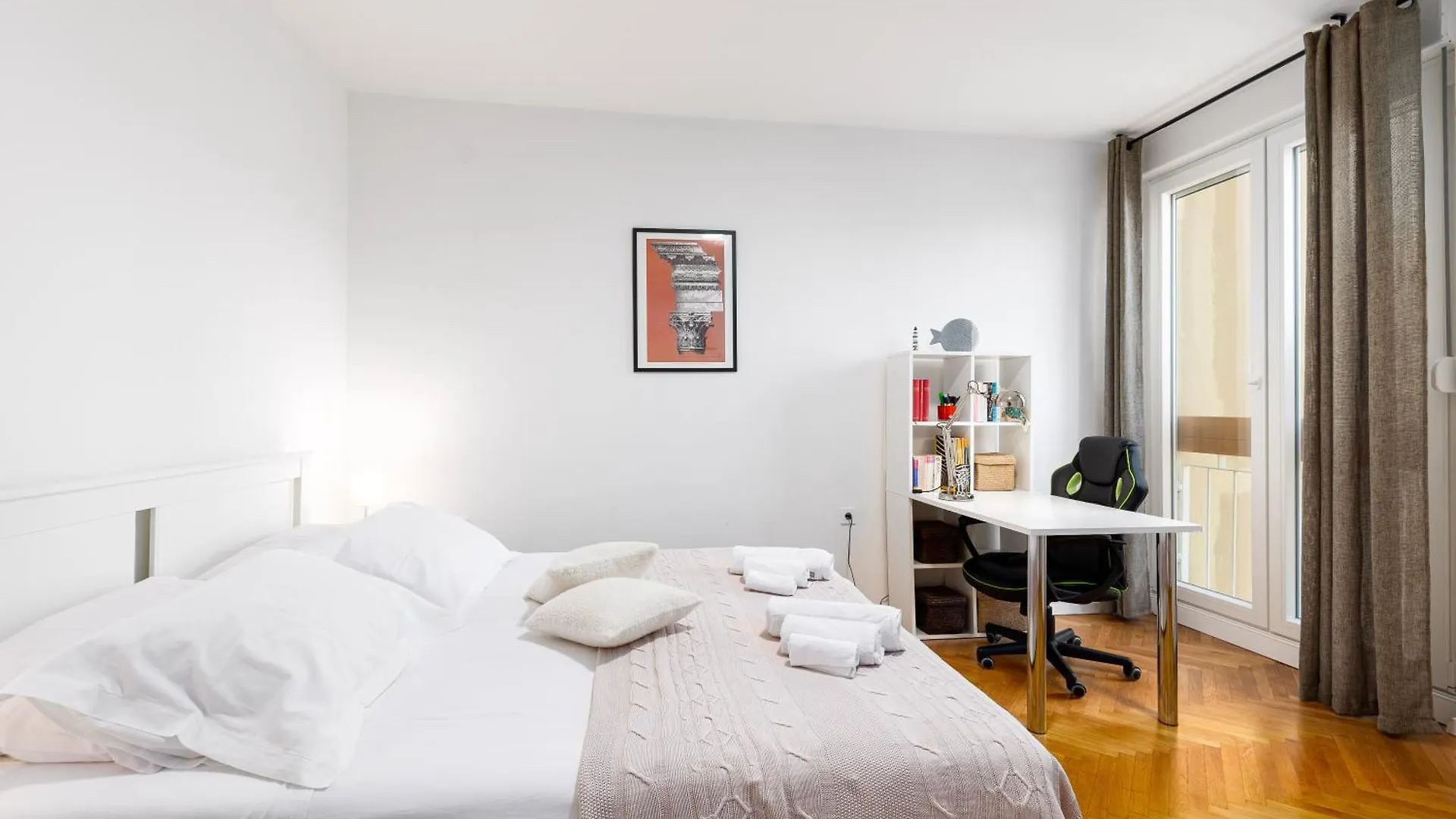 Apartment Tranquil Retreat W/ Balcony Sea View & Workspace Split Croatia